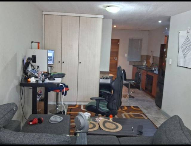 1 BEDROOM APARTMENT FOR SALE IN HATFIELD